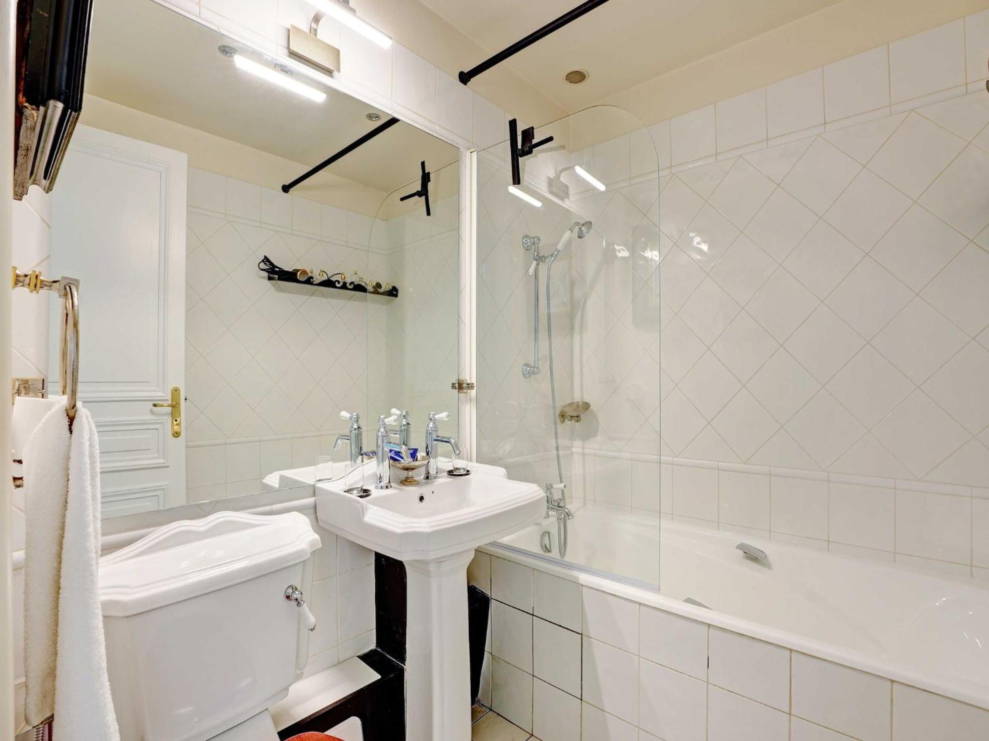 Charming - 4br -10p- Madeleine Apartment *